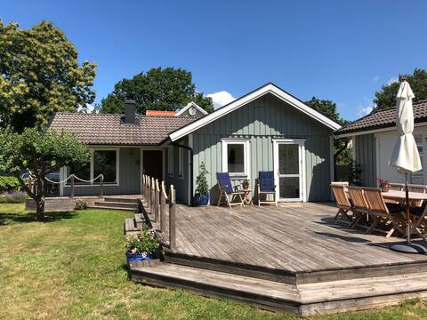 Charming house with large garden. Great location!