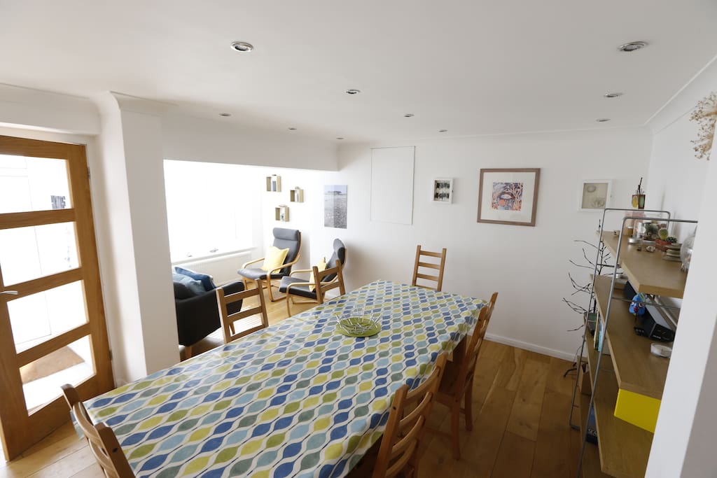 Chill-out/Dining Area of Beach Retreat - Holiday Lets In Kent - Broadstairs
