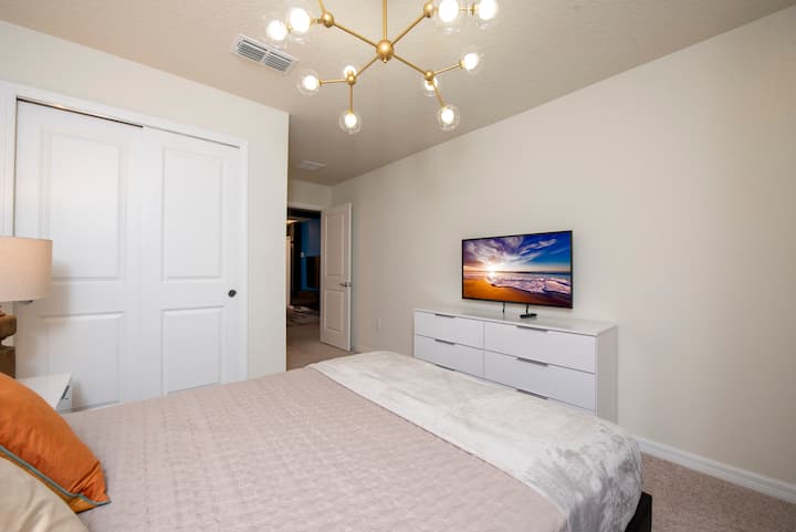 חדר שינה עם חדר רחצה פרטי - למעלה