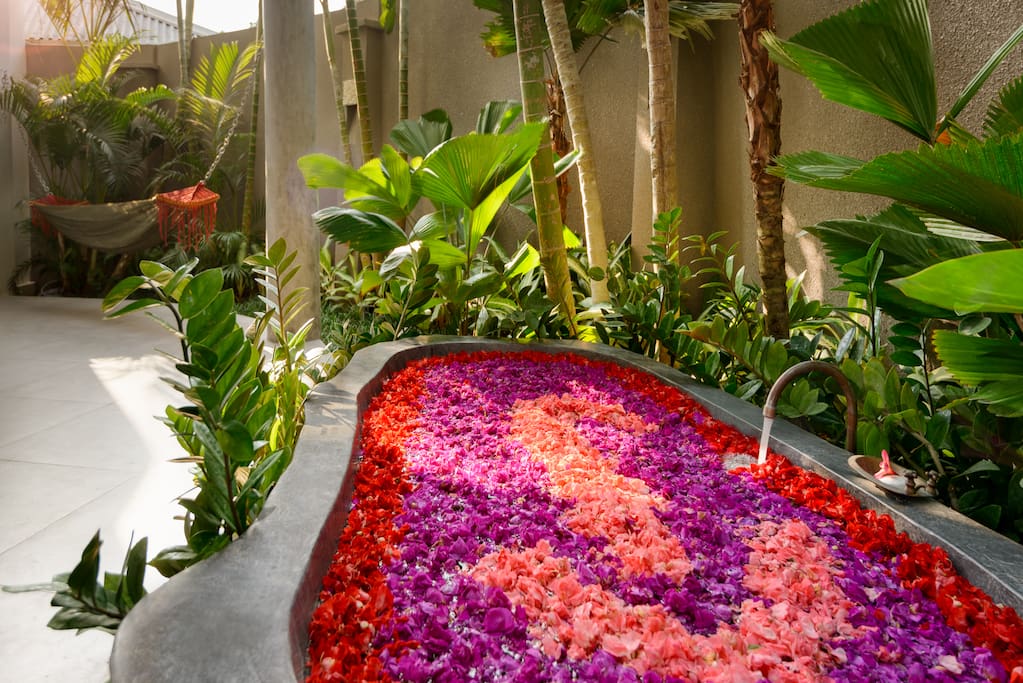 Enjoy an Outside bath