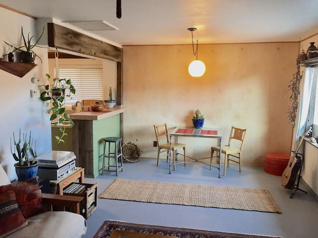 Village Flat
@village_flat