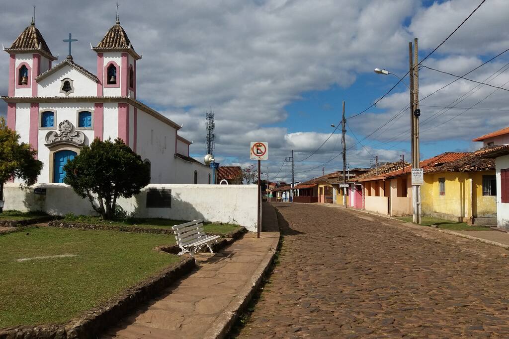 Acesso ao imóvel, entorno imediato.