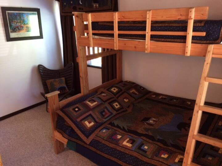 Tahoe Guest Room for 3 at Our Mtn Home w/Hot Tub
