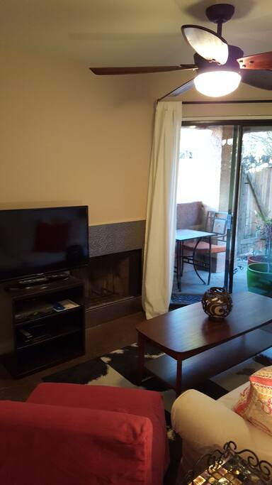 LR with Cable TV