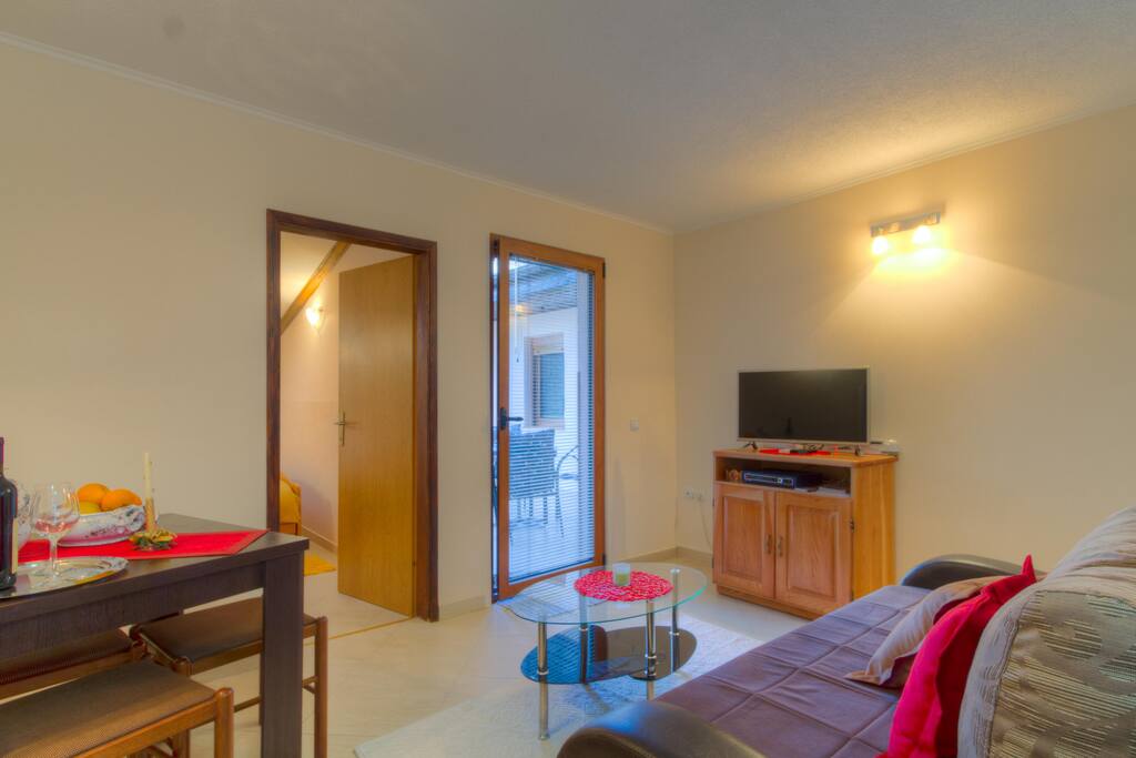 The apartment is not shared with other guests, however the terrace is shared with another adjacent apartment.