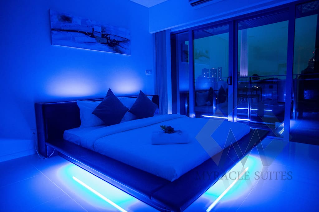 Spaceship Bed - King size bed