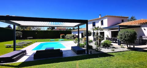 VILLA GIOIA + Chalet, Pool, Jacuzzi on 2000 m2