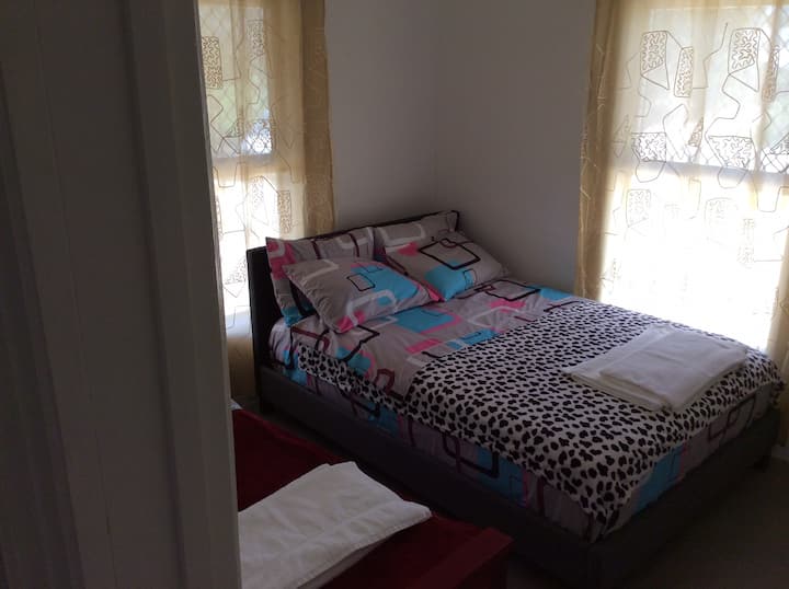 საძინებელი 1