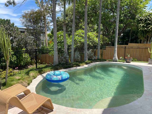 Inner City Summer Oasis gallery image 3