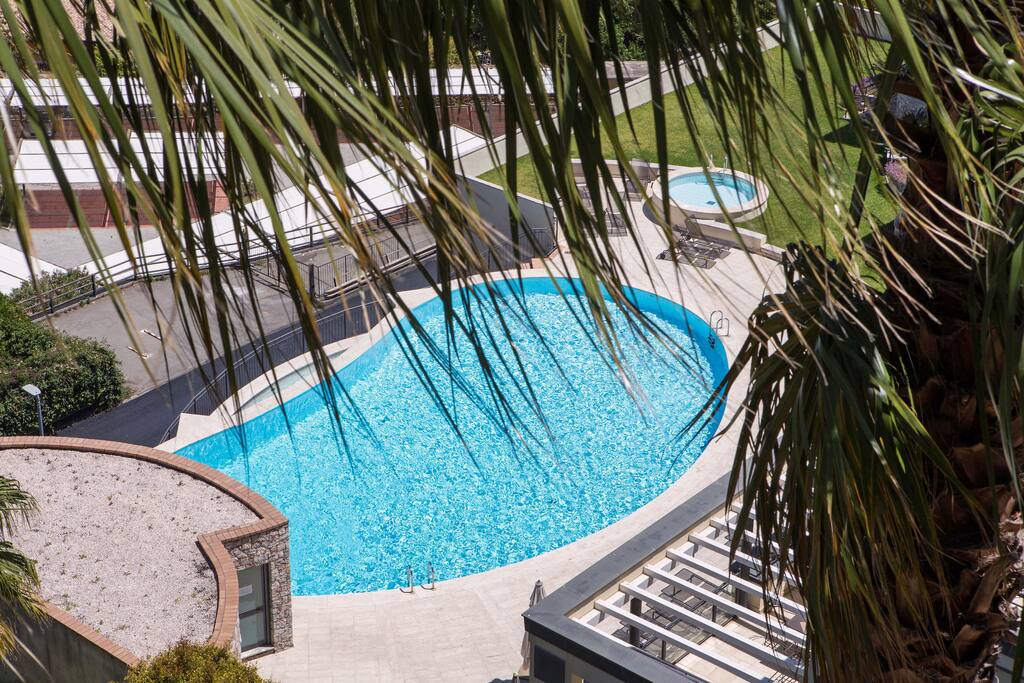 PANORAMIC RESIDENCE with Terrace Pool + View