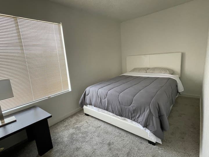 غرفة النوم 2