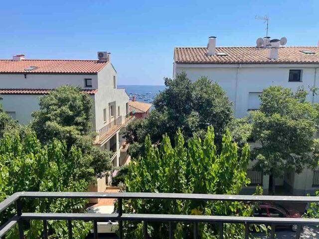 Stunning 2 level appartment with sea views gallery image 4