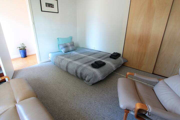 Close to everything in a quiet street in Brunswick gallery image 5