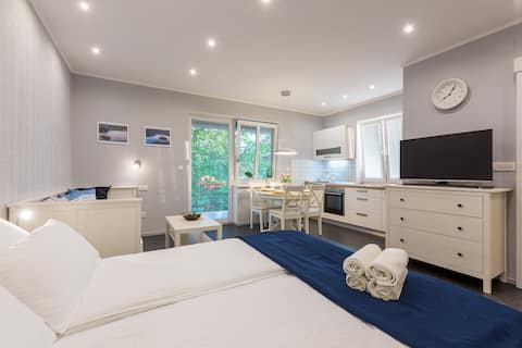 Apartmaji Koman Bled - Elegant studio with balcony