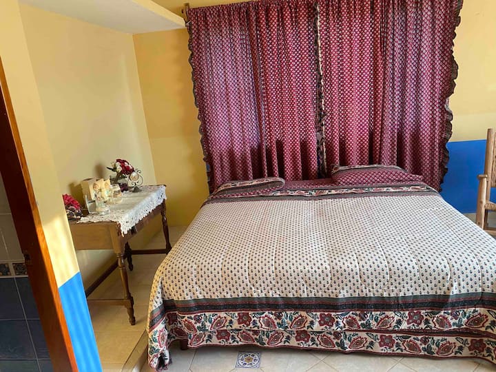 Recámara #2 cama King Size y sofá cama para persona de 1.60 o niño