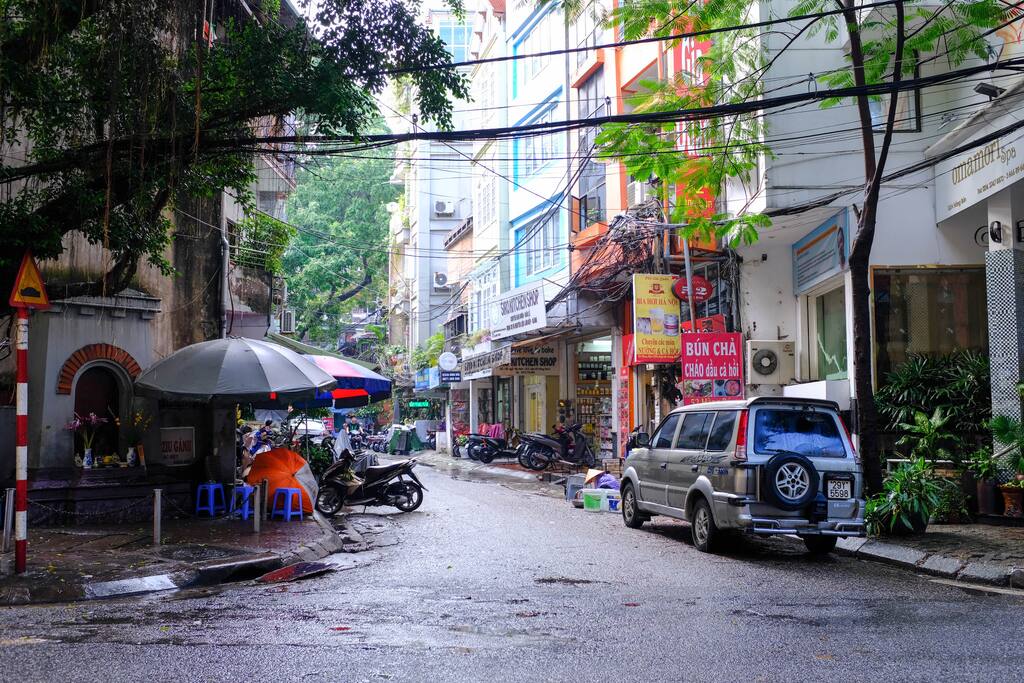 1. You drop off at Lane 54, Hang Bun Street (Opposite No. 65, Hang Bun - Hongkong Wonton Noodles)