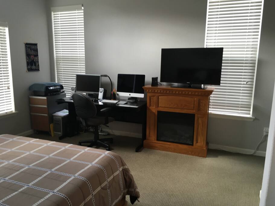 Master Bedroom Cable TV and Heater