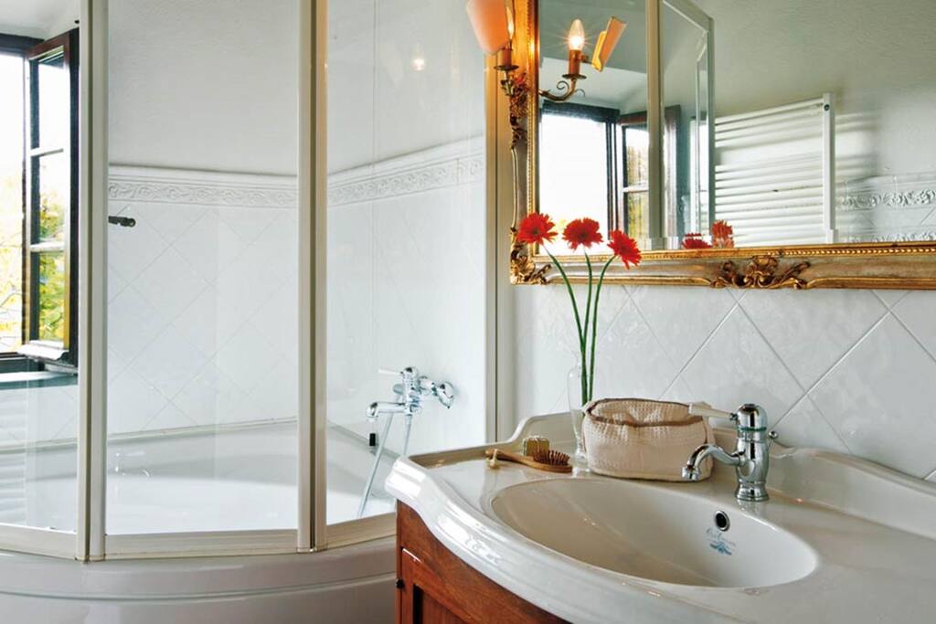 Bagno con doccia