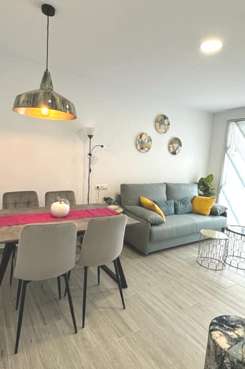 Propiedad de Airbnb exitosa: Rompeolas II Apartment en Ribamontán Al Mar