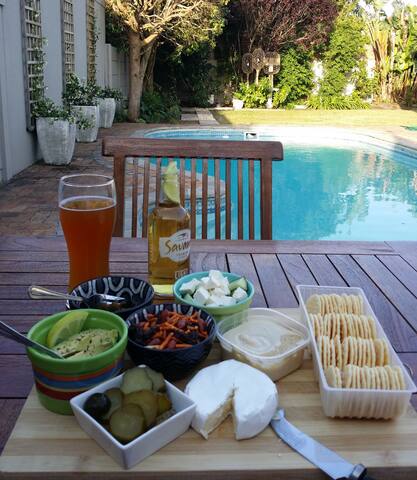 Corner House Family Home Kirstenhof gallery image 3