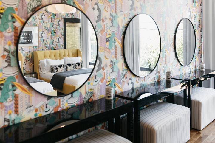 DESIGNER🤍SKYLINE VIEWS🤍HUGE🤍10 BED😴🤍BACHELORETTE gallery image 5