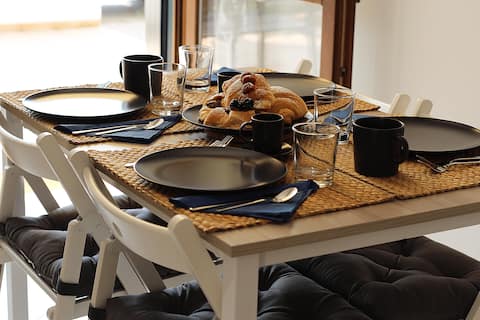 Flat Six – Just Steps from the Sea