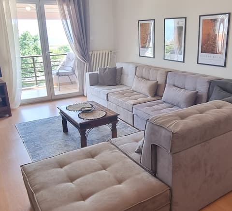 Amazing sea view apartment in the city center!