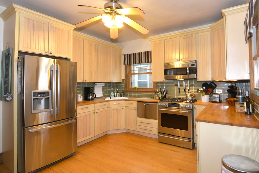Fully equipped kitchen with top of the line appliances