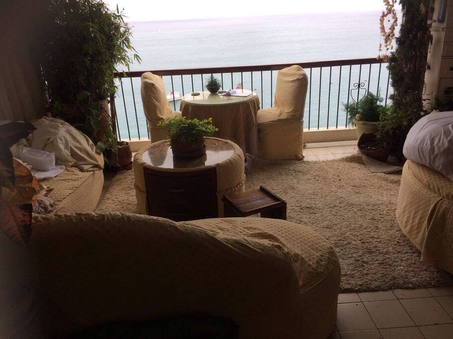 Living room opens entirely for spectacular 180 degree view!