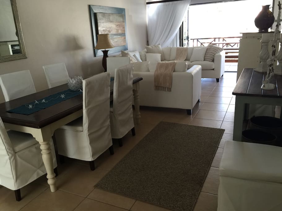 Eight seater dining room.