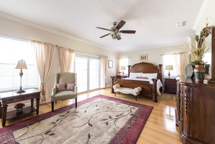 Country State Colonial House