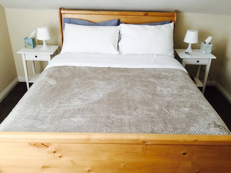 Bedroom - Queen Bed