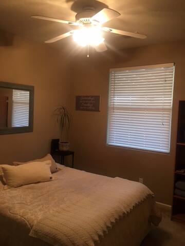Private/Comfortable room near National Parks