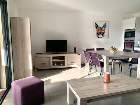 Annonce Airbnb populaire: T3 luxury sea view beach on foot wifi BBQ A/C à Grosseto Prugna