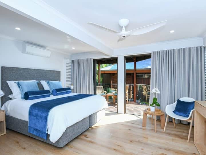 Брачен кревет (широк 180-220 см) или 2 