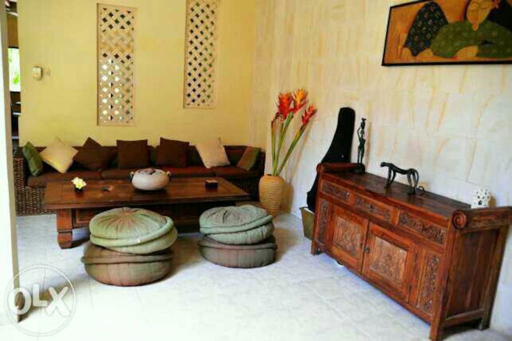 Each floor have its own living room so can assure privacy for each floor.