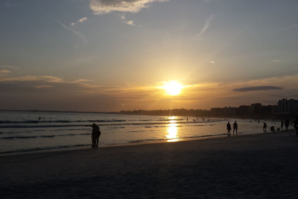 Por do sol na Praia do Forte