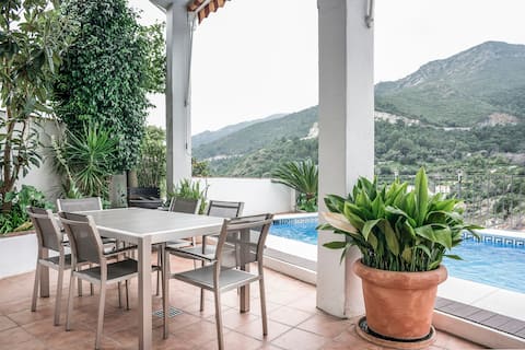Apartment house with private pool with view
