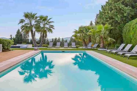 Beyond Hillridge -  6 beds - Views-Private