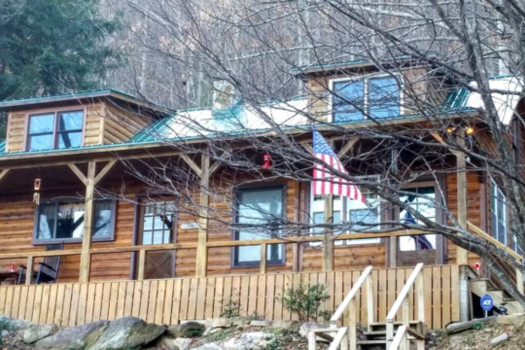 O’Grady’s Glassy Mountain Cabin Retreat