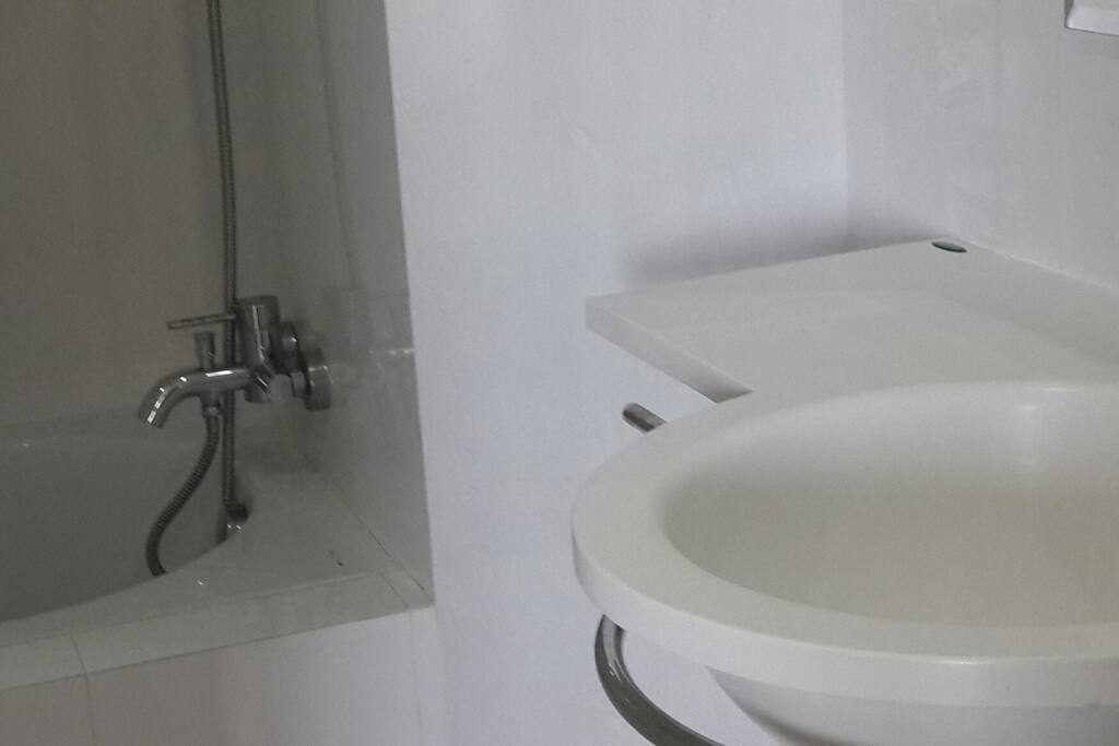 Bath room in master bed room