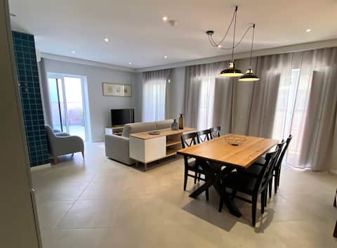 Successful Airbnb property: Cardeal - OLiveira - Unique in the heart of Faro in Faro