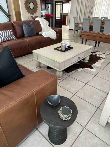 Cozy pool House in Capetown gallery image 4