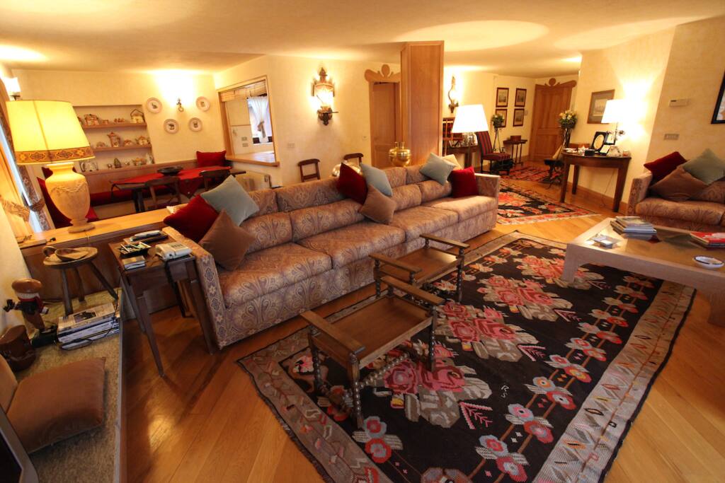 soggiorno , sala da pranzo e ingresso