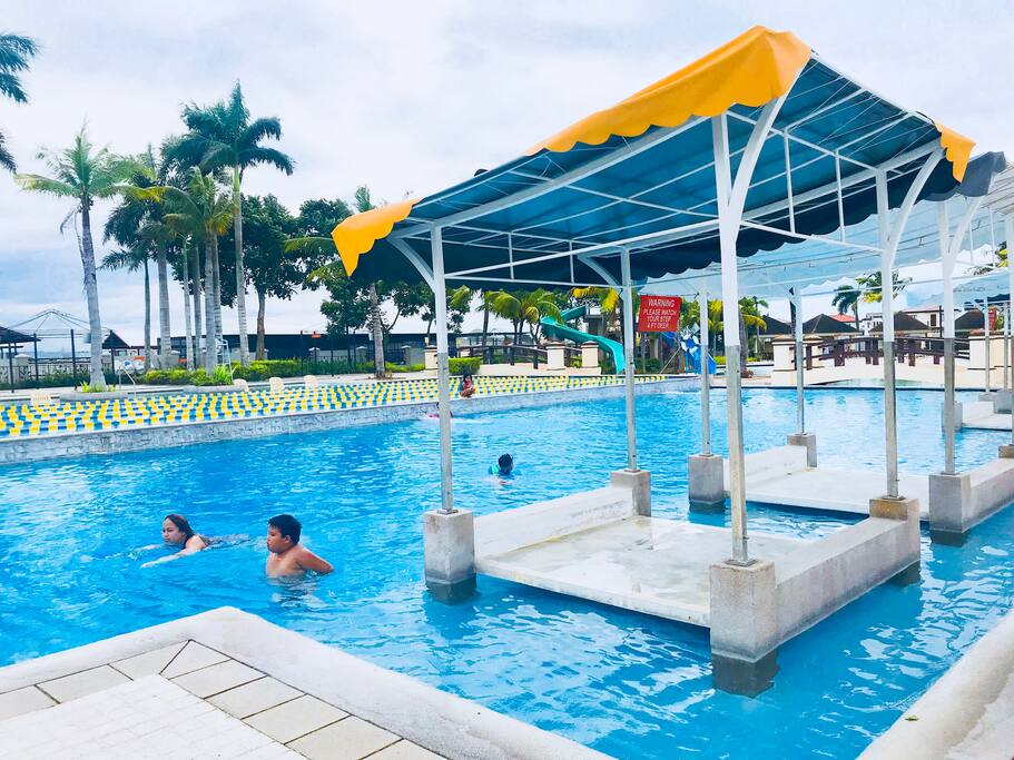 The Massage pool beds have submerge pool benches and
water jets that massage you
while you relax.