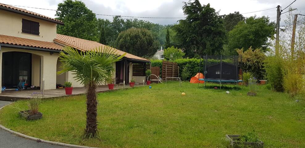 Maison proche Bordeaux-Portes du Medoc-Piscine gallery image 2