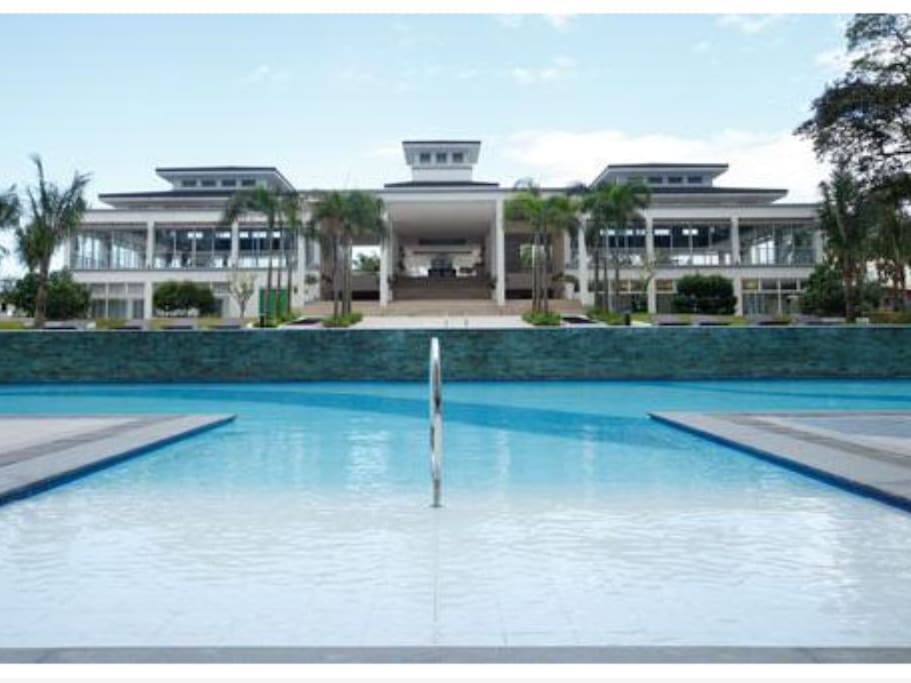 Infinity pool