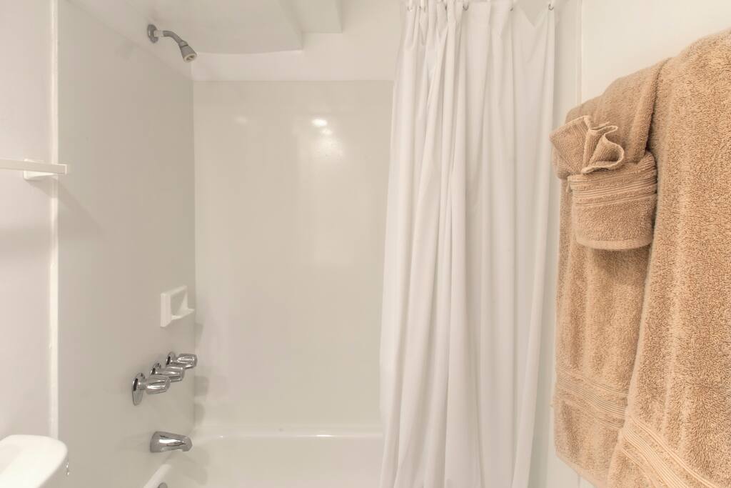Bathroom,Indoors,Room