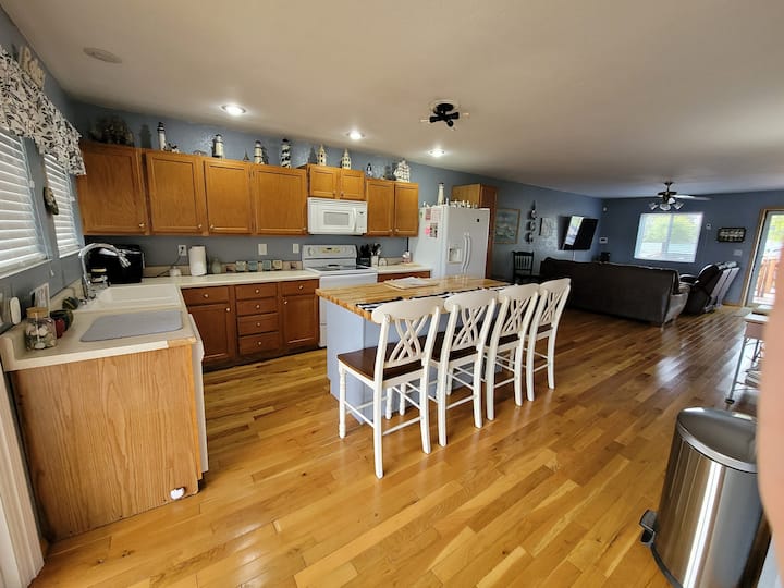 10 Best PetFriendly Airbnbs Near Lake of the Ozarks, Missouri