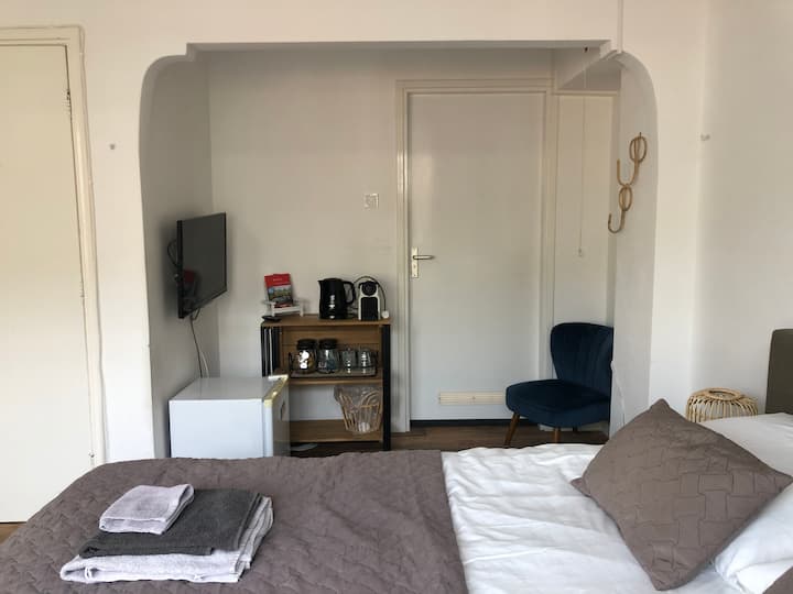 Charming Beach Suite with private balcony Houses for Rent in